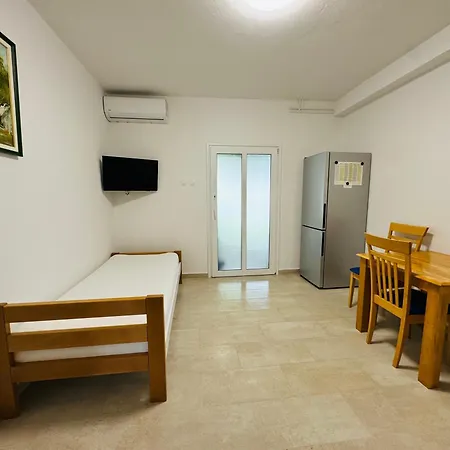 Ivanka Apartman Pag Town